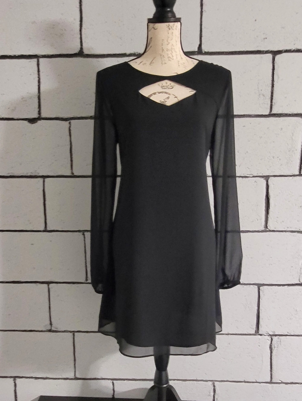BUNDLE SALE! BCBG Black Long-Sleeve Cutout Shift Dress Sz M